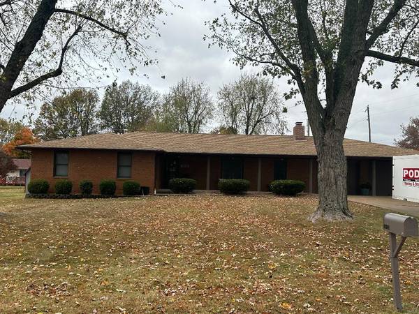 2013 King James RD,  Lebanon,  MO 65536