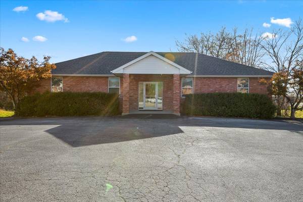 92 Mill Hill RD, Bloomsdale, MO 63627