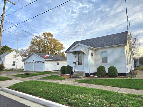 212 E Sargent ST, Litchfield, IL 62056