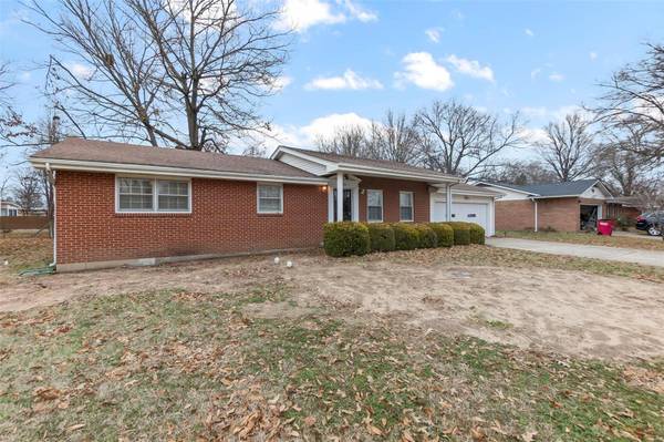 844 Stanford DR, Sikeston, MO 63801