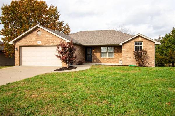 180 Ellsworth DR, Holts Summit, MO 65043