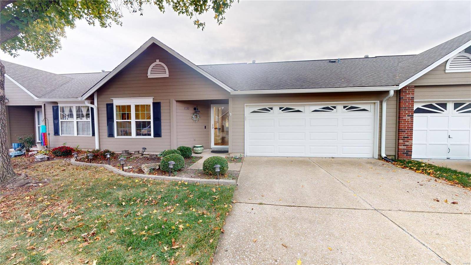 1233 Shirley Ridge DR #3E, St Charles, MO 63304