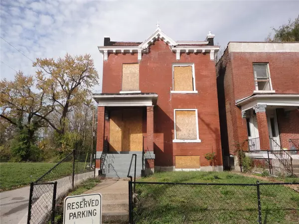 1723 Marcus AVE, St Louis, MO 63113