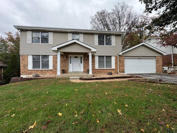 12383 Woodline DR, St Louis, MO 63141