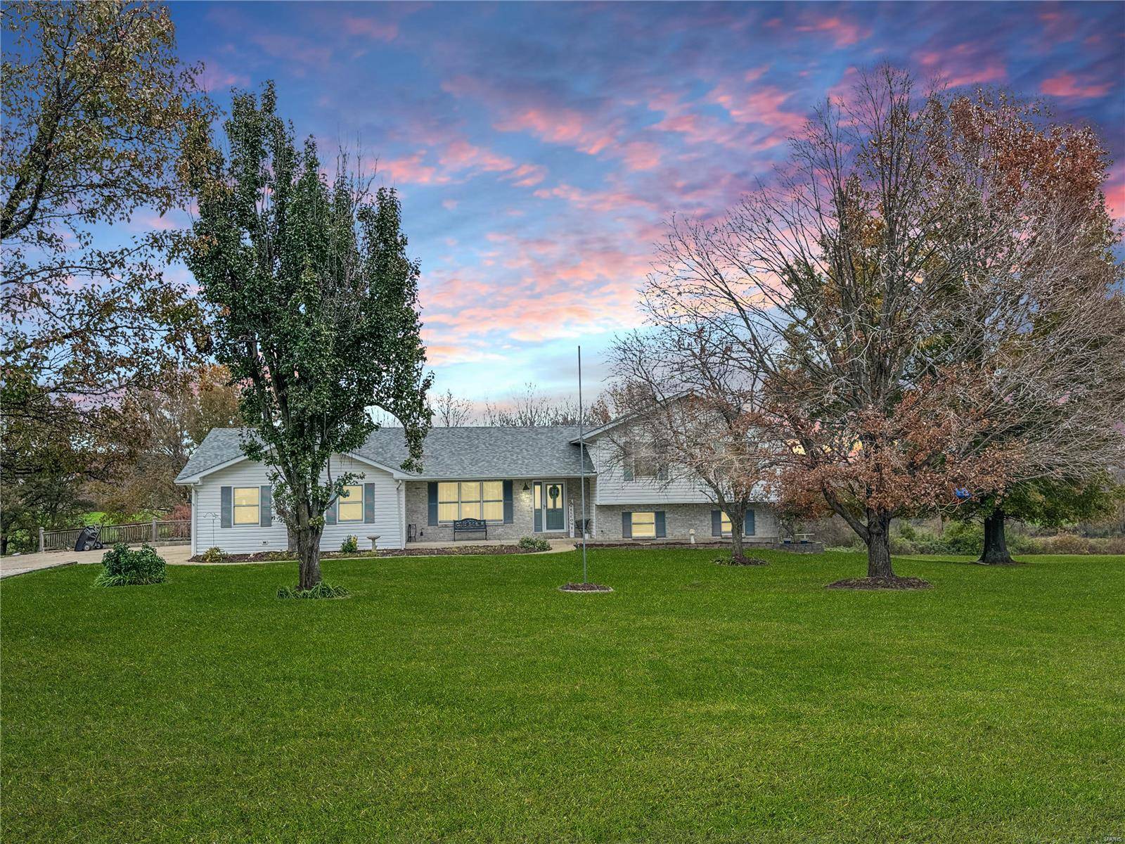 12 Spring Forest CT,  Washington,  MO 63090