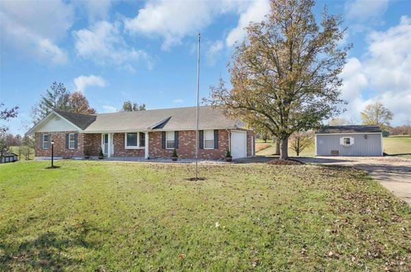 1149 Emerald DR, Moscow Mills, MO 63362