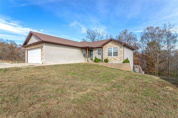 16275 Hailey LN, St Robert, MO 65584