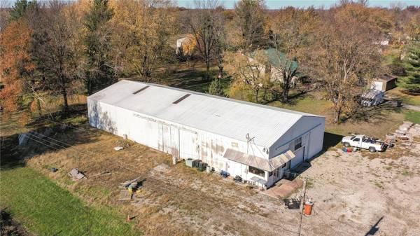 23067 Brandon LN, Jerseyville, IL 62052