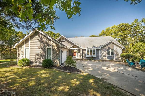 892 Silver Fox Ridge DR, Innsbrook, MO 63390