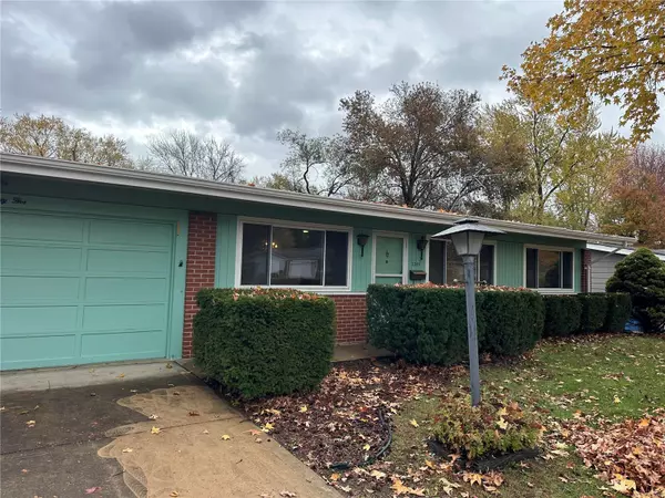 Florissant, MO 63033,2385 Palomino LN