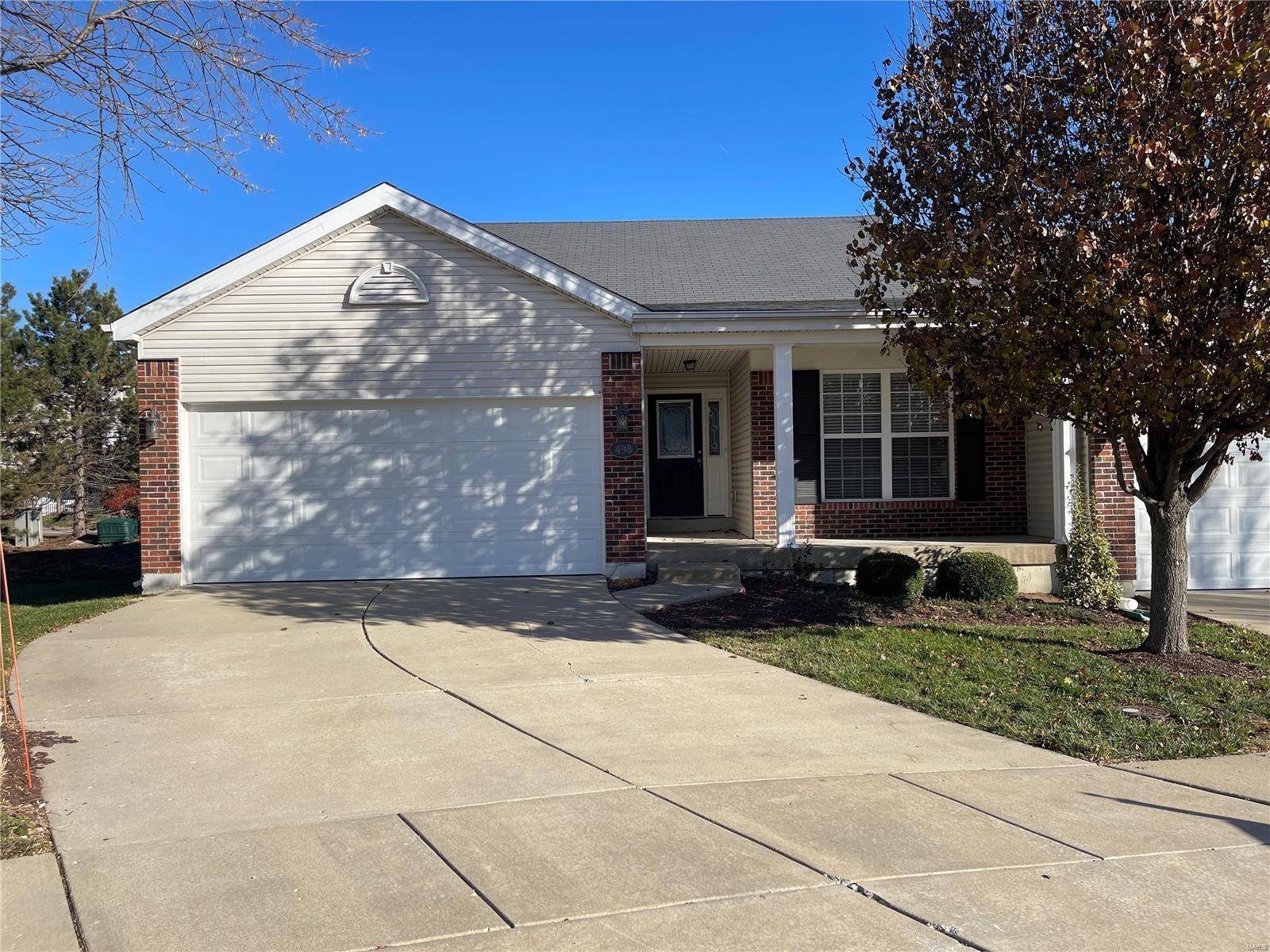 498 Angelique PL, St Charles, MO 63303