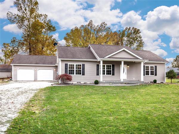 23611 Mallard LN, Jerseyville, IL 62052