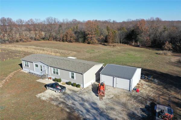 138 Glazier Trail RD, Wellsville, MO 63384