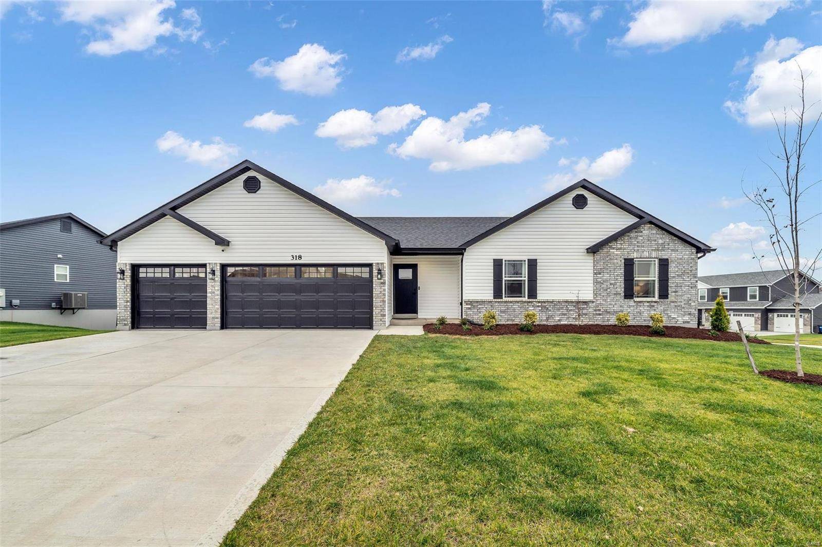 318 Katie Lynn DR, Wentzville, MO 63385