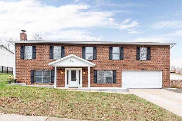 5651 Wieland DR, St Louis, MO 63128