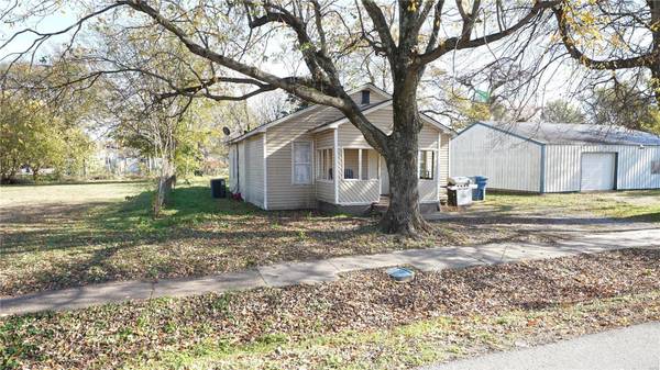 604 N 3RD ST, Hayti, MO 63851