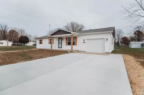 707 S Tebbetts, Belle, MO 65013