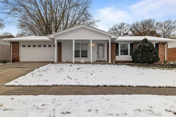 6333 Peachwood TRL, St Louis, MO 63129