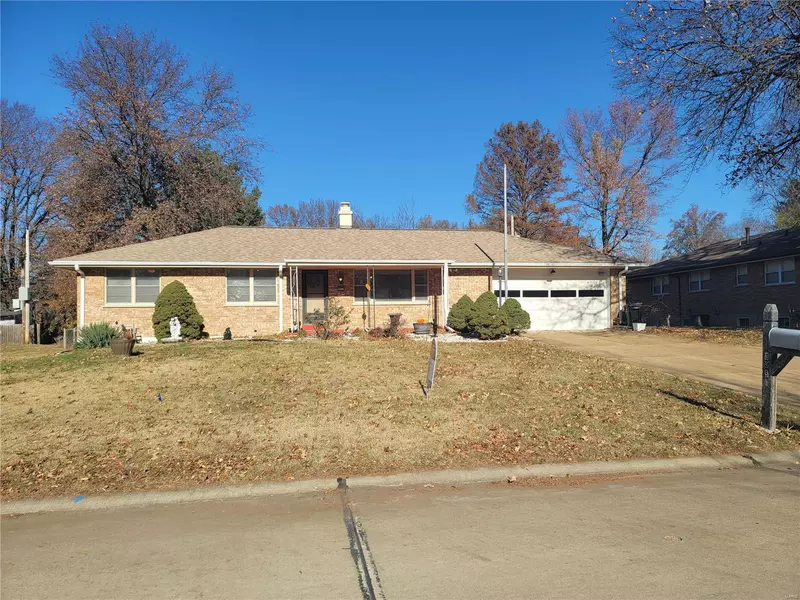 3955 Nara DR, Florissant, MO 63033