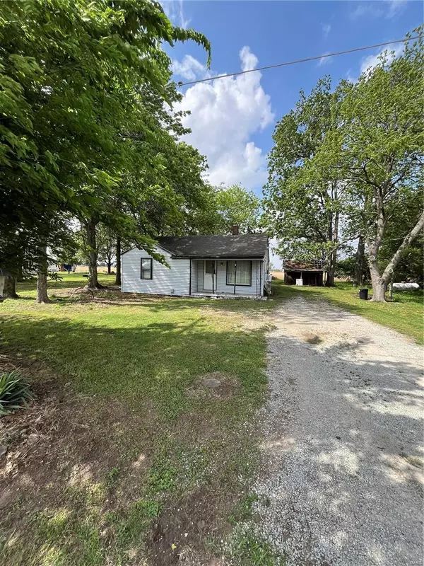 205 W Hicks,  Cardwell,  MO 63829