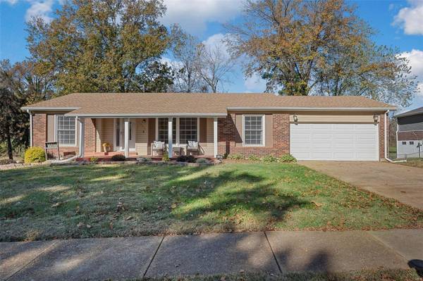 6585 Lakeside Hills Dr, Florissant, MO 63033