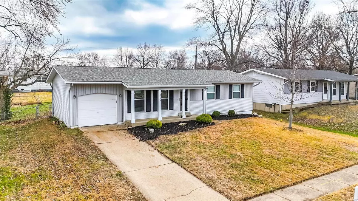 Florissant, MO 63031,2548 Carousel CT