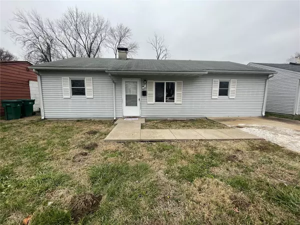 5 Dora DR, East St Louis, IL 62206