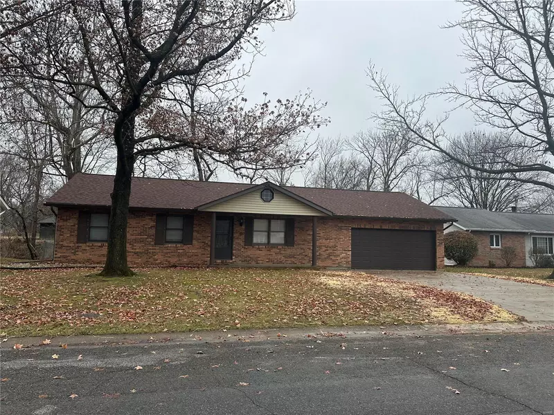 3 Germania DR, Columbia, IL 62236