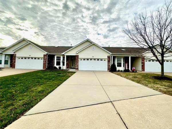 26 Twelve Oaks CT #7B, St Peters, MO 63376