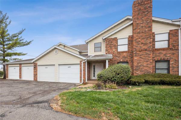 1055 Windstream DR #1, St Peters, MO 63376