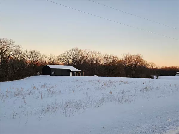 5775 Roach RD,  Godfrey,  IL 62035