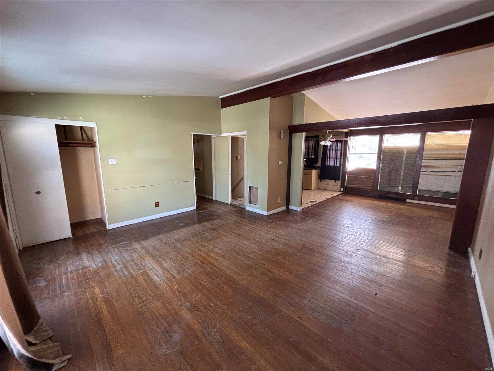 St Louis, MO 63136,10551 Murat DR