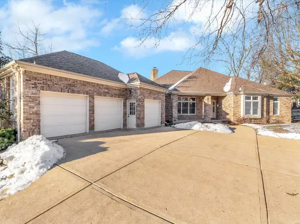 5904 Oakville Woods PL, St Louis, MO 63129