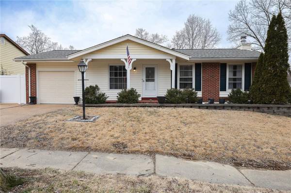 209 May Valley LN,  Fenton,  MO 63026