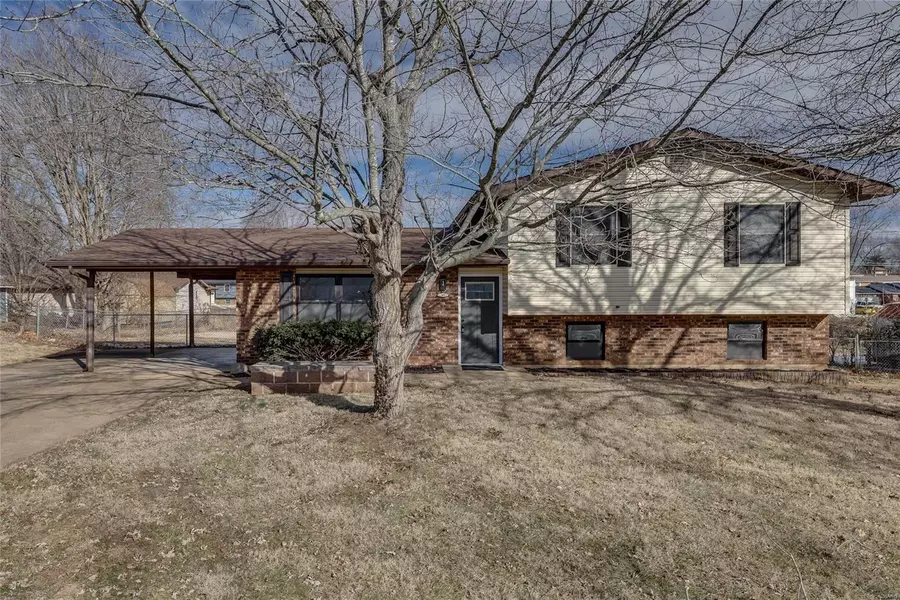 501 Walter ST, Farmington, MO 63640