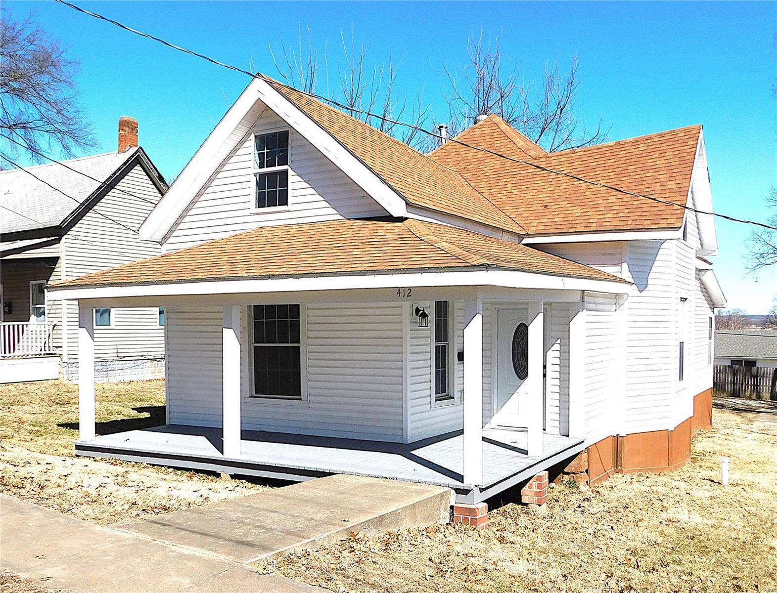 412 N 5th ST, Elsberry, MO 63343