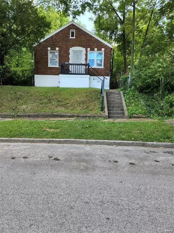 5024 Plover AVE, St Louis, MO 63120