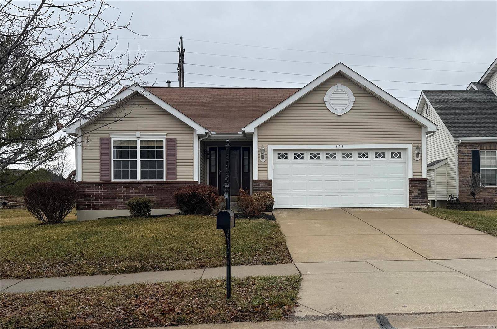 101 Towergate DR, Lake St Louis, MO 63367