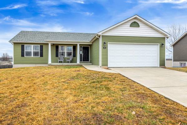 910 Tropicana Village DR, Moscow Mills, MO 63362