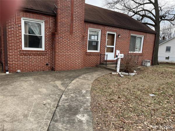 3842 brown RD, Berkeley, MO 63134