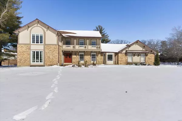 155 Forest Club DR, Clarkson Valley, MO 63005