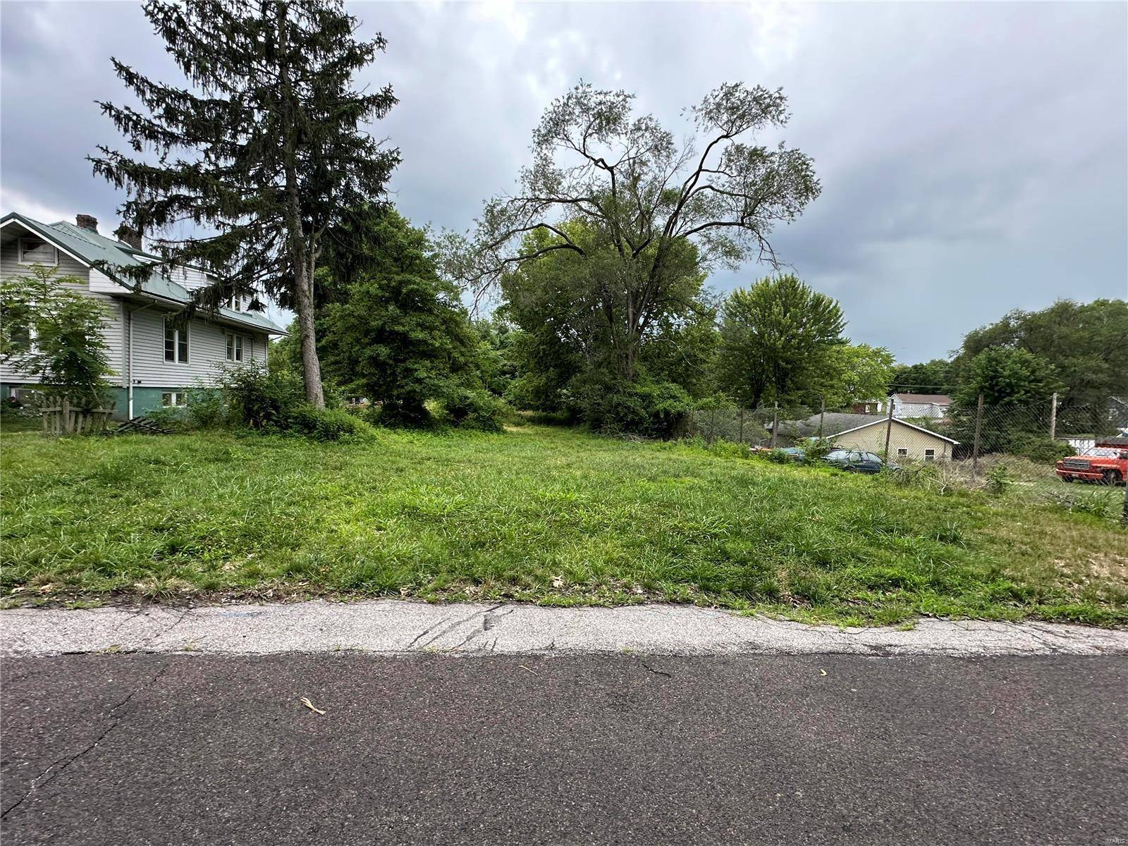9821 Perrin AVE, St Louis, MO 63125