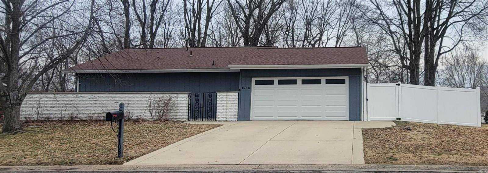 1088 N Briegel ST, Columbia, IL 62236