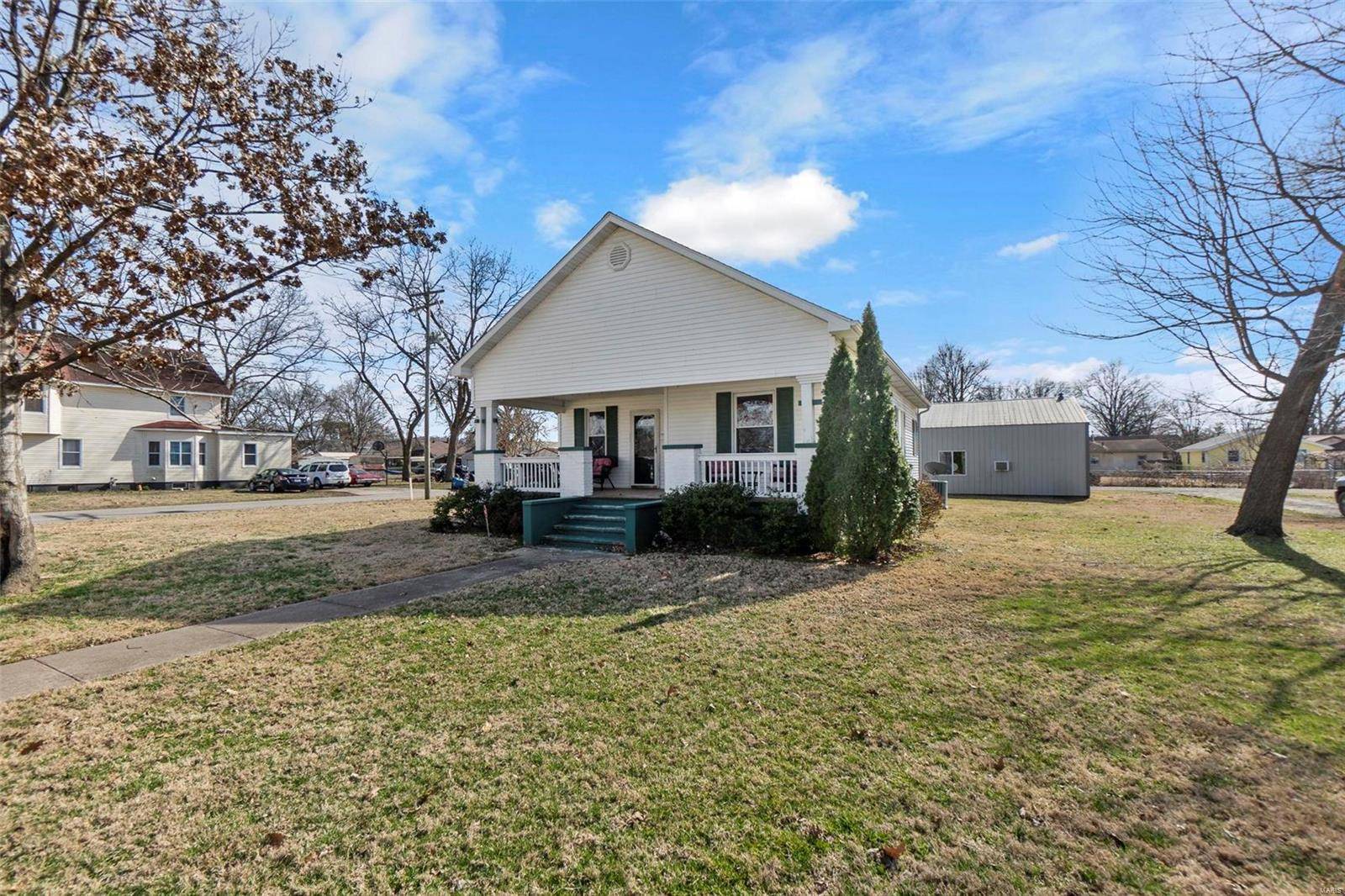 402 W Davidson AVE, Chaffee, MO 63740