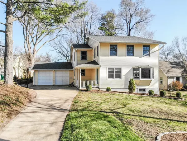 717 N Forest AVE, Webster Groves, MO 63119
