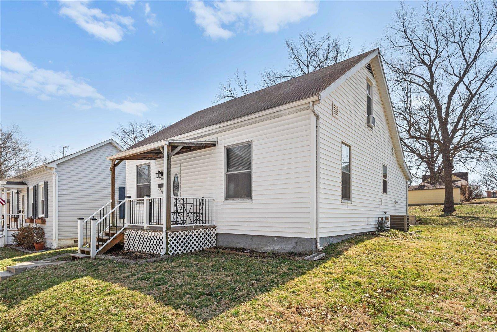 Lebanon, IL 62254,312 W Center ST