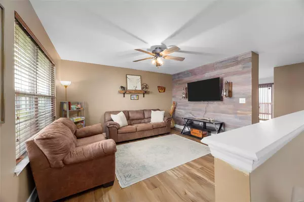 Winfield, MO 63389,87 Swaying Pine LN