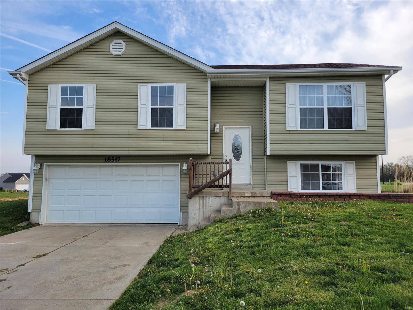 18517 Walnut Hill LN, Wright City, MO 63390