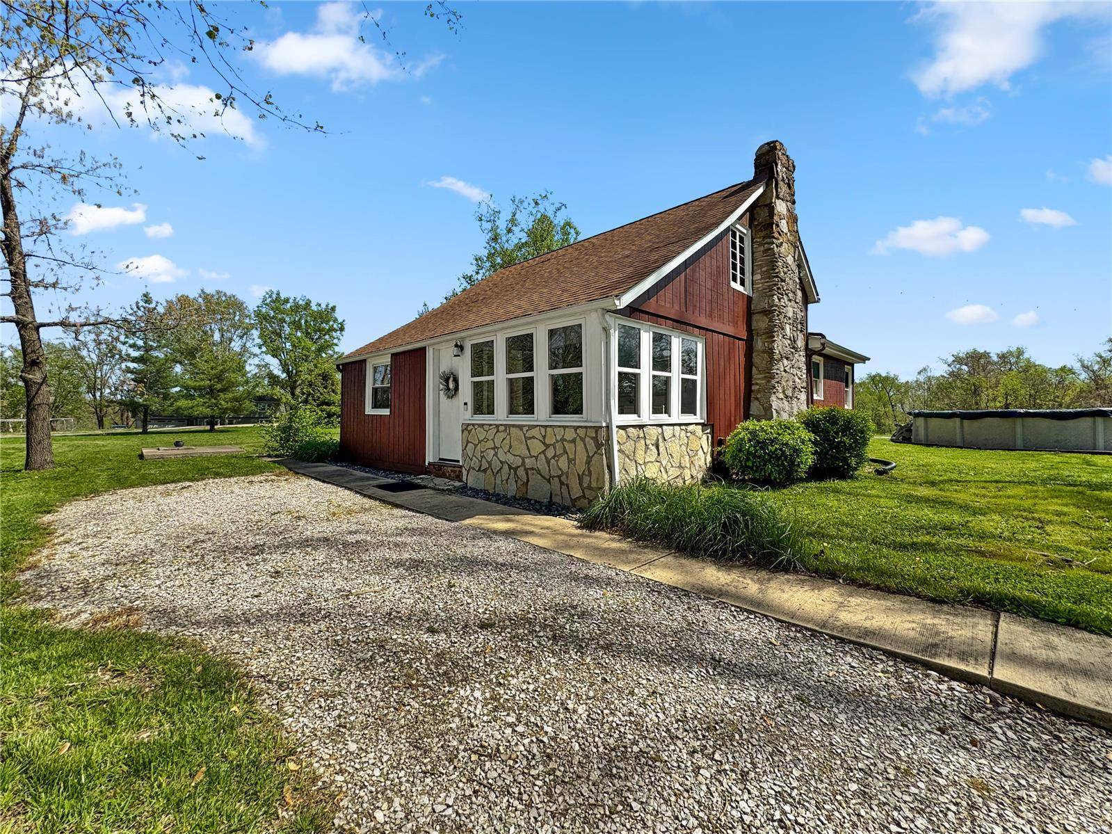 7850 Wagner RD, Millstadt, IL 62260
