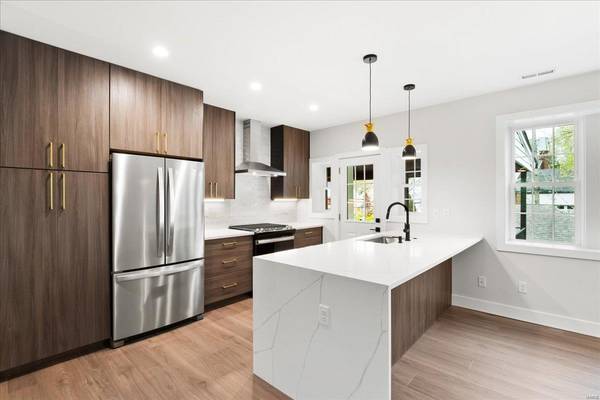 8100 Delmar BLVD #2W, St Louis, MO 63130